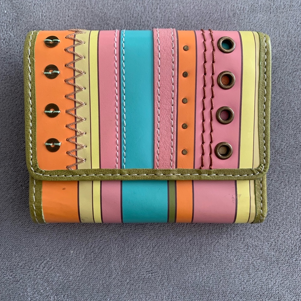 Fossil Vintage Leather Beautiful
Colorful Wallet